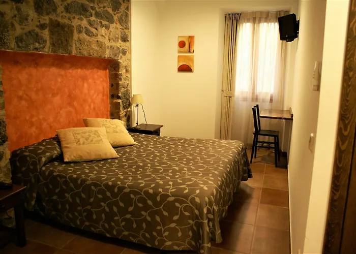 Fonda Mitja Guest house